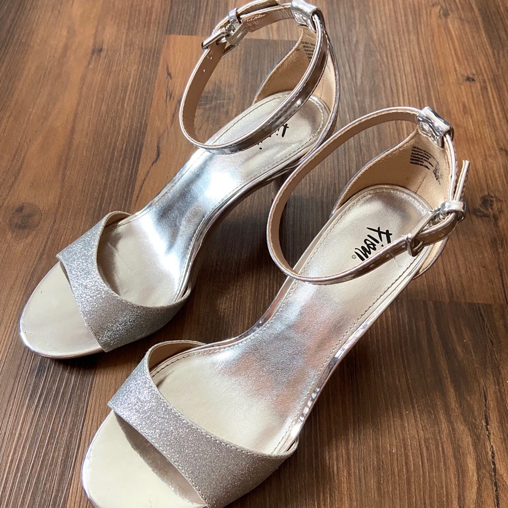 Sparkly prom heels